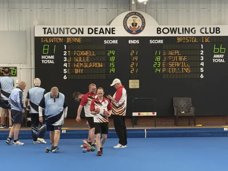 Interclub bowls match